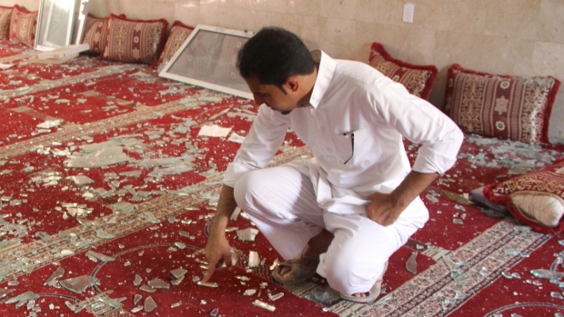 (تصاویر) حمله خونین به مسجد شیعیان عربستان