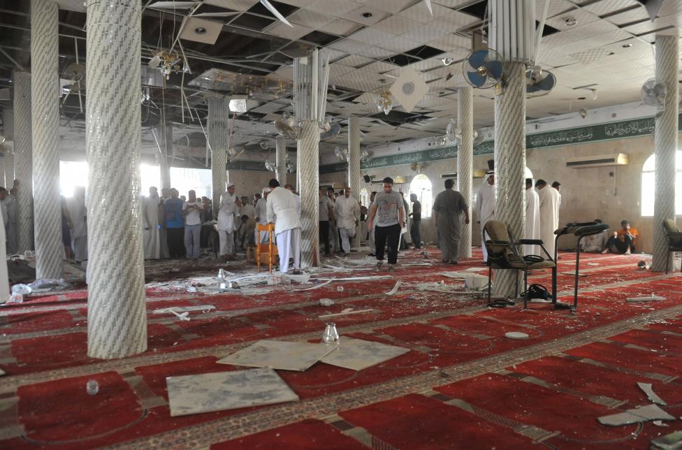 (تصاویر) حمله خونین به مسجد شیعیان عربستان