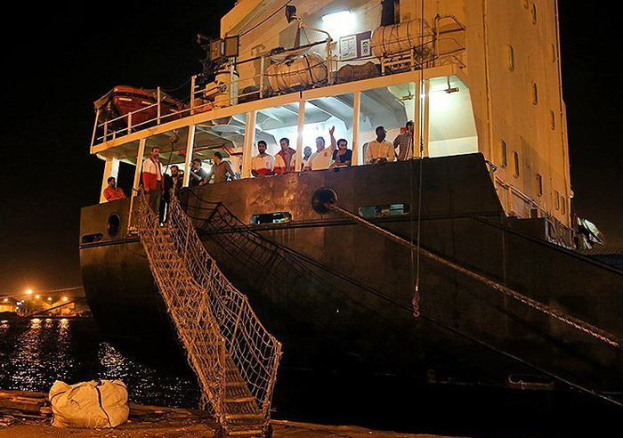 (تصاویر) کشتی نجات در جیبوتی پهلو گرفت