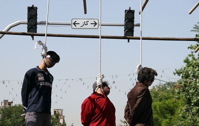 (تصاویر) اعدام 3 شرور سابقه دار در مشهد