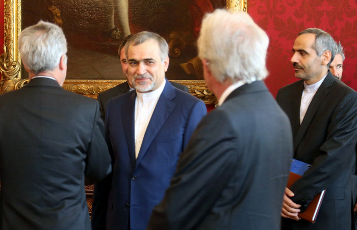 ظریف با رئیس جمهور اتریش دیدار کرد