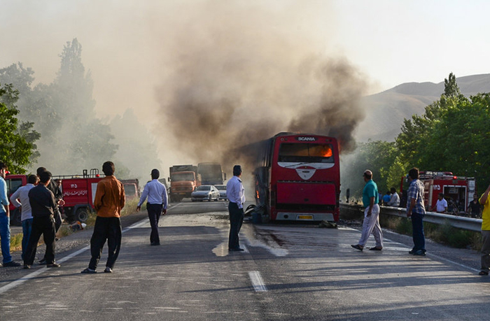 (تصاویر) آتش سوزی اتوبوس اسکانیا