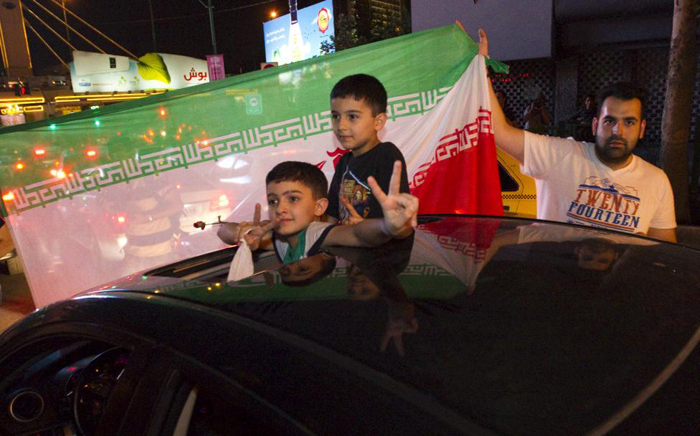 (تصاویر) گزارش رویترز از جشن هسته‌ای در تهران