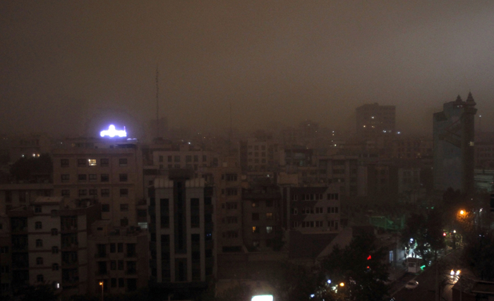 (تصاویر) توفان و رگبار در تهران و کرج