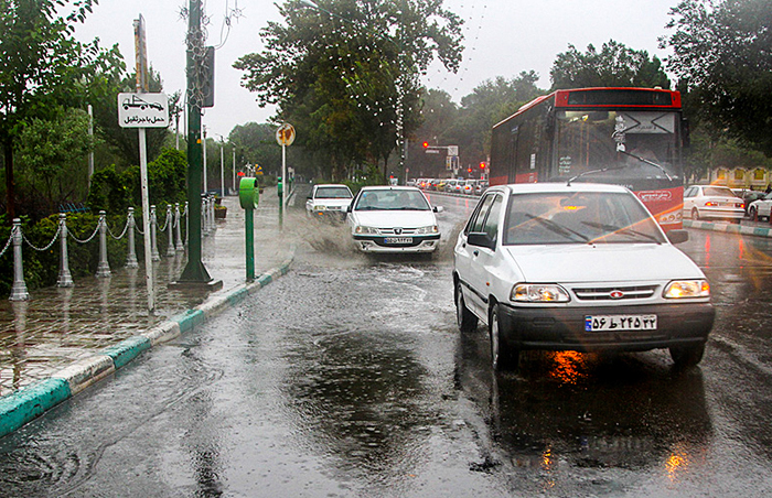 (تصاویر) بارندگی کم سابقه در اصفهان