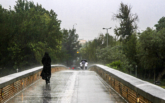 (تصاویر) بارندگی کم سابقه در اصفهان