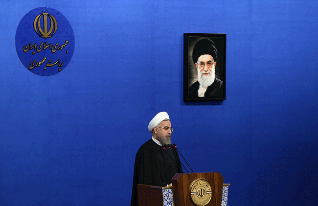 (تصاویر) ضیافت افطار روحانی با فعالان احزاب و سیاسیون