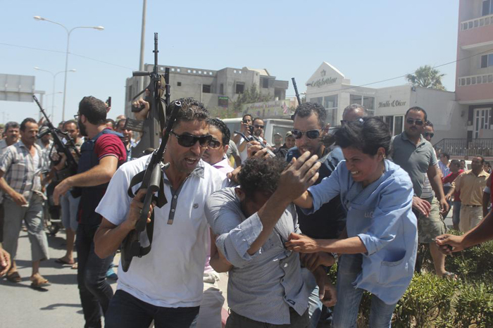 (تصاویر) حمله تروریستی به یک هتل در تونس
