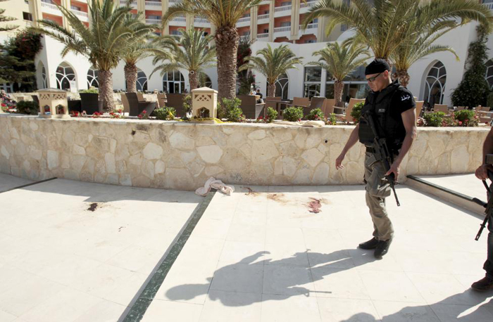 (تصاویر) حمله تروریستی به یک هتل در تونس