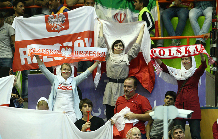 (تصاویر) حواشی شکست برابر لهستان