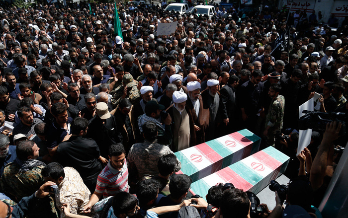 (تصاویر) تدفین شهدای غواص در حوزه‌هنری