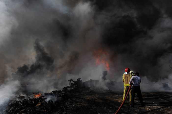 (تصاویر) آتش‌سوزی گسترده در جنوب تهران