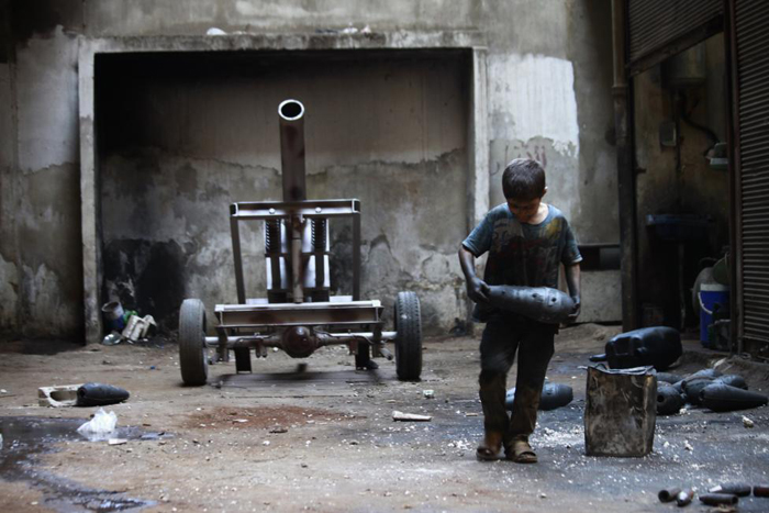 (تصاویر) کار و زندگی در نقاط جنگ‌زده سوریه
