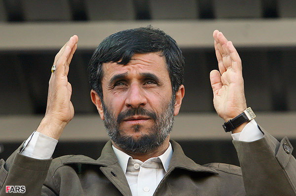 آیا احمدی‌نژاد باید بازخواست شود؟