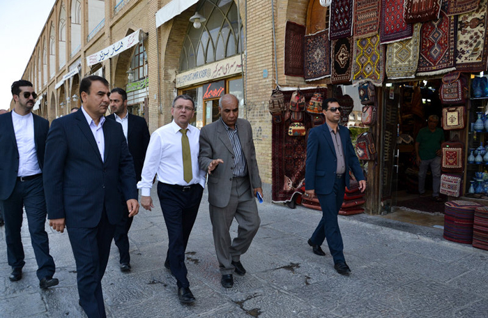 (تصاویر) وزیرخارجه چک و سوغات اصفهان