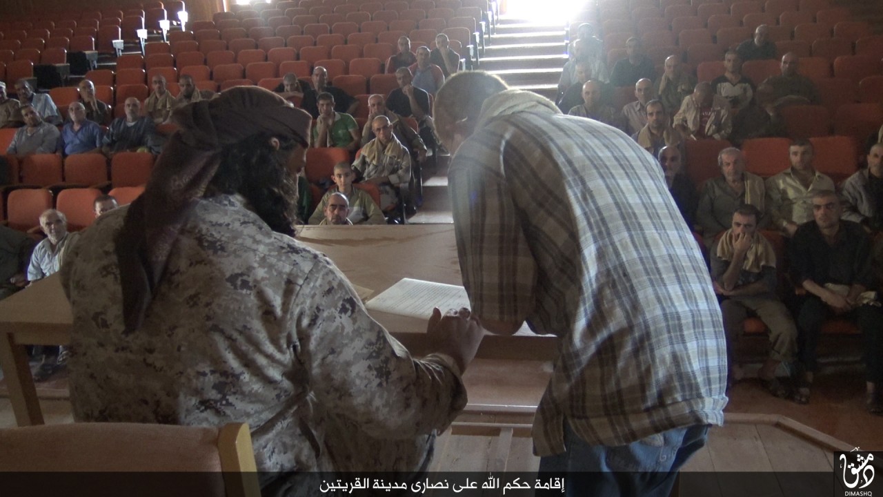(تصاویر) پرداخت جزیه مسیحیان به داعش
