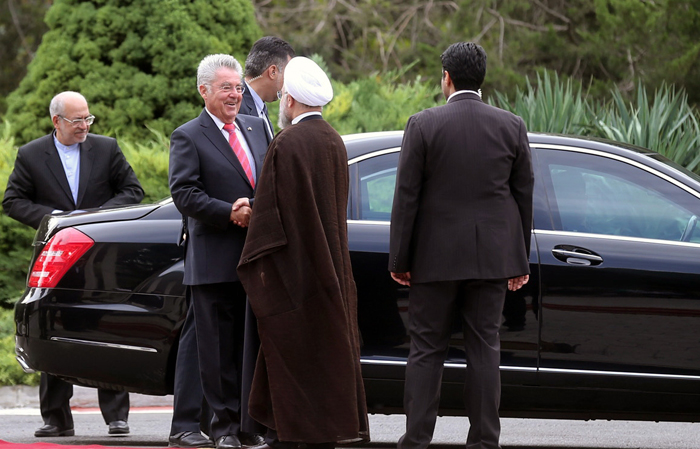 (تصاویر) استقبال از رئیس‌جمهور اتریش درسعدآباد