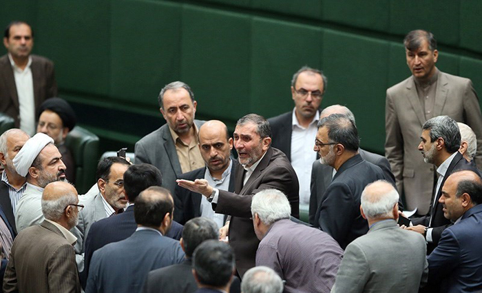 (تصاویر) تنش در صحن علنی مجلس