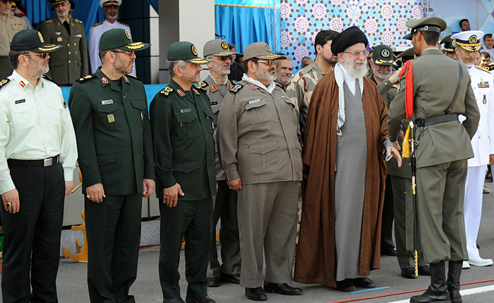 (تصاویر) رهبرانقلاب در دانشگاه افسری نوشهر