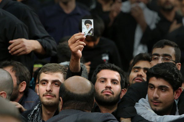 (تصاویر) عزاداری شب تاسوعا در حضور رهبر انقلاب