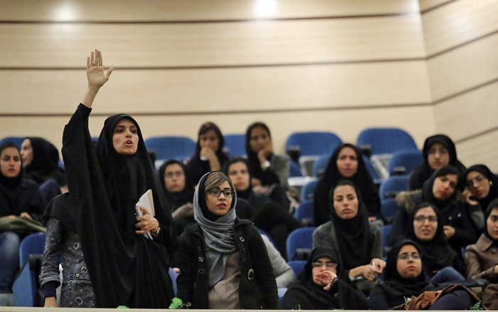 (تصاویر) سخنرانی مطهری در دانشگاه شیراز