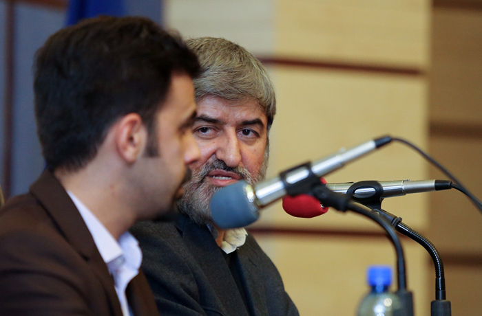 (تصاویر) سخنرانی مطهری در دانشگاه شیراز