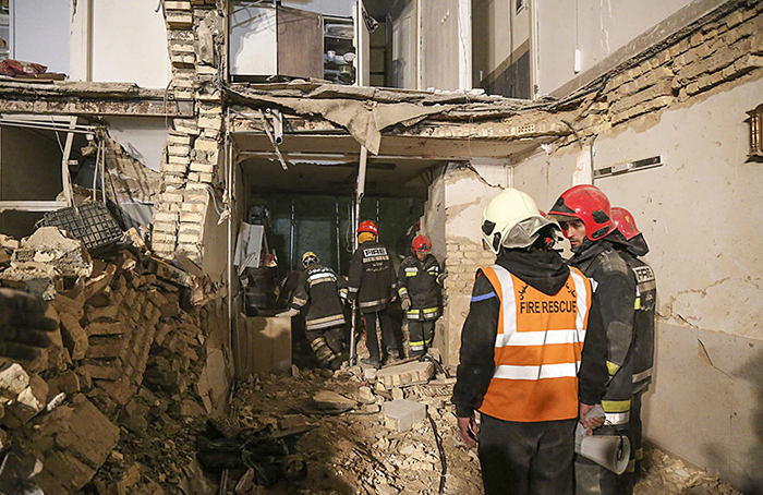(تصاویر) انفجار مرگبار خانه مسکونی در اصفهان