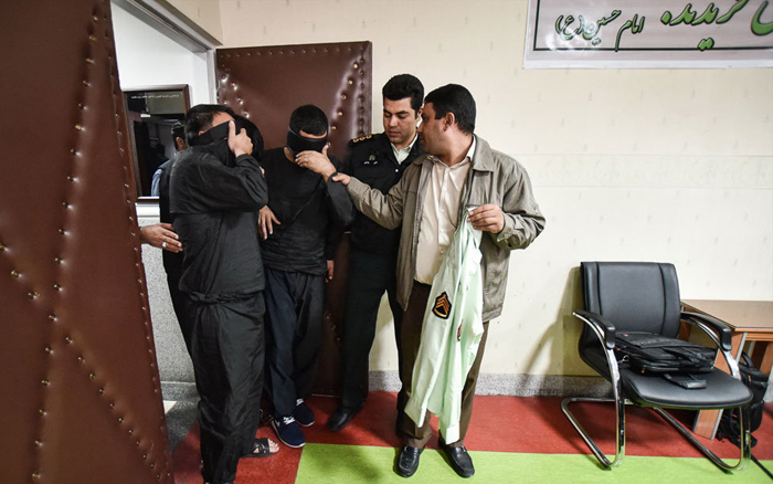 (تصاویر) دستگیری سارقان مامور نما