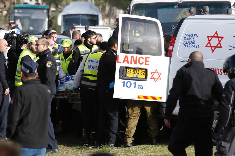(تصاویر) حمله به سربازان اسرائیلی با کامیون