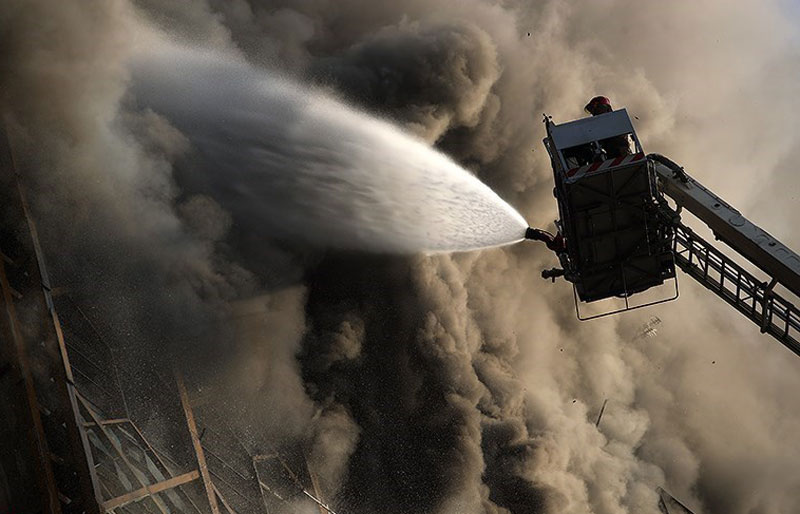تصاویر/ پلاسکو در آتش سوخت و فرو ریخت