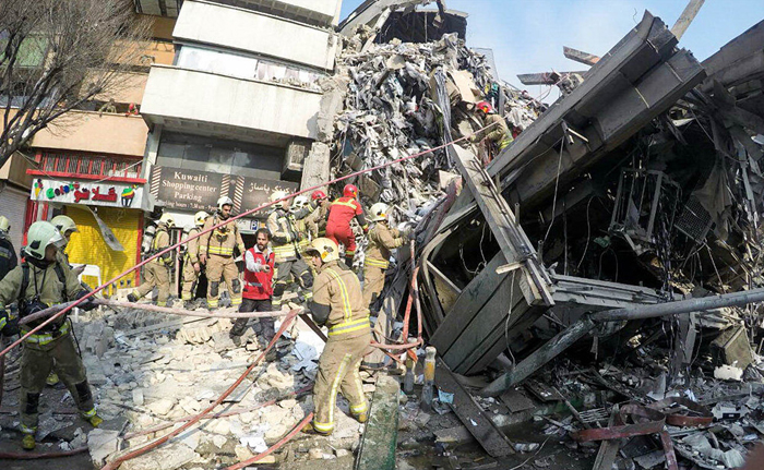 (تصاویر) مقامات و مسئولین در محل حادثه پلاسکو