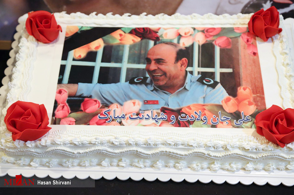 (تصاویر) وداع با شهید آتش‌نشان در روز تولد