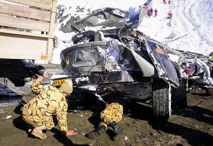 (تصاویر) به مصدومان حادثه سقوط بهمن در مبارک آباد آبعلی