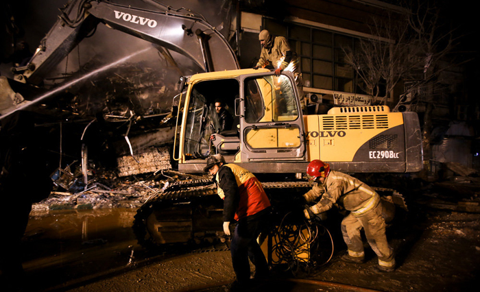 (تصاویر) تخریب ساختمان مجاور پلاسکو