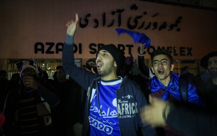 (تصاویر) هواداران سرخابی در شب سرد آزادی