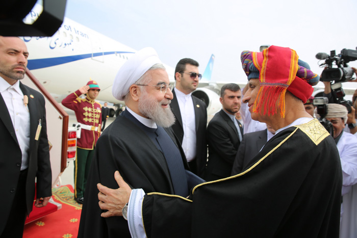 (تصاویر) استقبال از روحانی در عمان