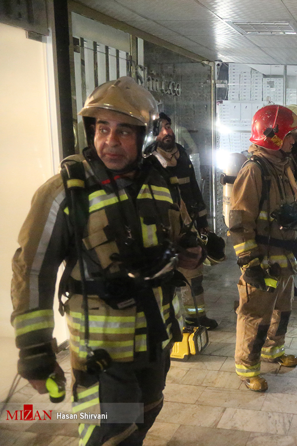(تصاویر) آخرین لحظات فرمانده شهید آتش‌نشانان در پلاسکو