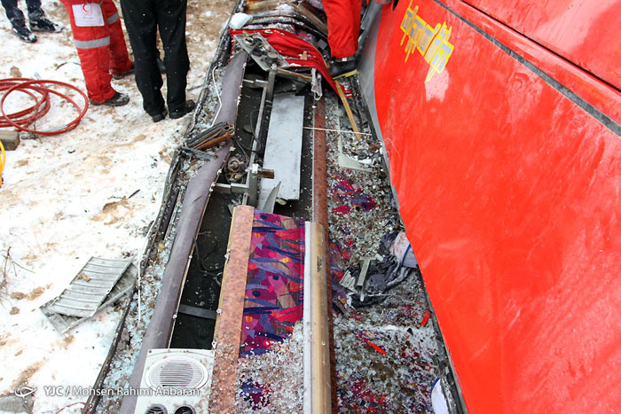 (تصاویر) واژگونی مرگبار اتوبوس بیرجند-مشهد
