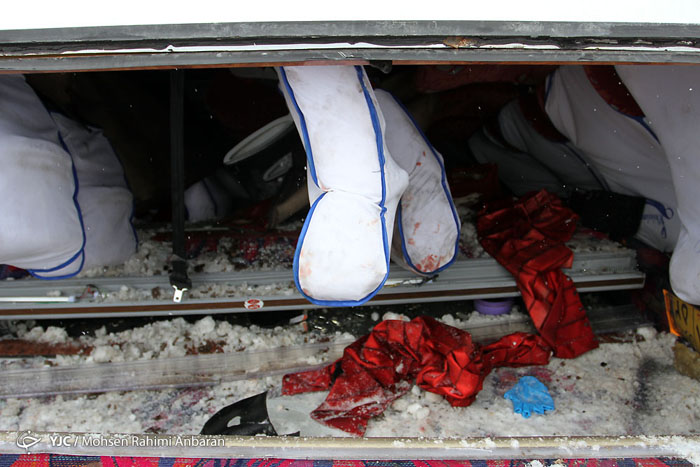 (تصاویر) واژگونی مرگبار اتوبوس بیرجند-مشهد