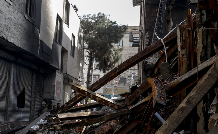 (تصاویر) ریزش ساختمان 7 طبقه درتهران
