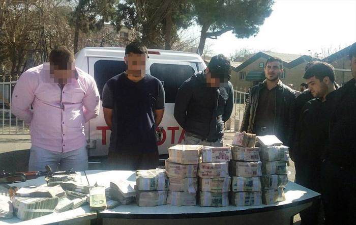 (تصاویر) دستگیری سارقان خودروی حمل پول بانک