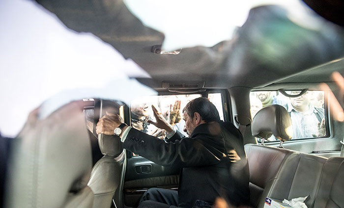 (تصاویر) احمدی‌نژاد در مراسم چهلم شهدای پلاسکو
