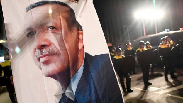 تنش در روابط ترکیه و هلند بالا گرفت