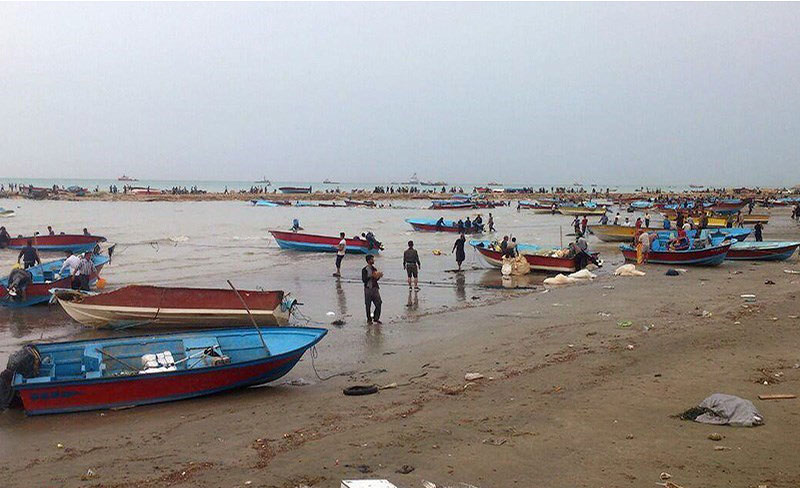(تصاویر) طغیان آب دریا در شهرستان دیر