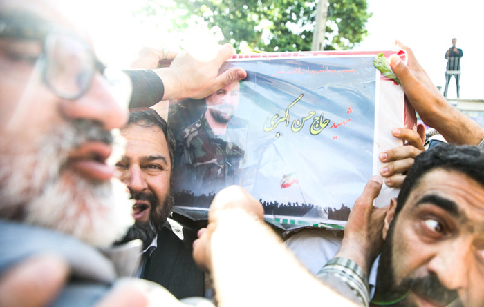 پیکر شهید اکبری، محافظ رهبر انقلاب تشییع شد