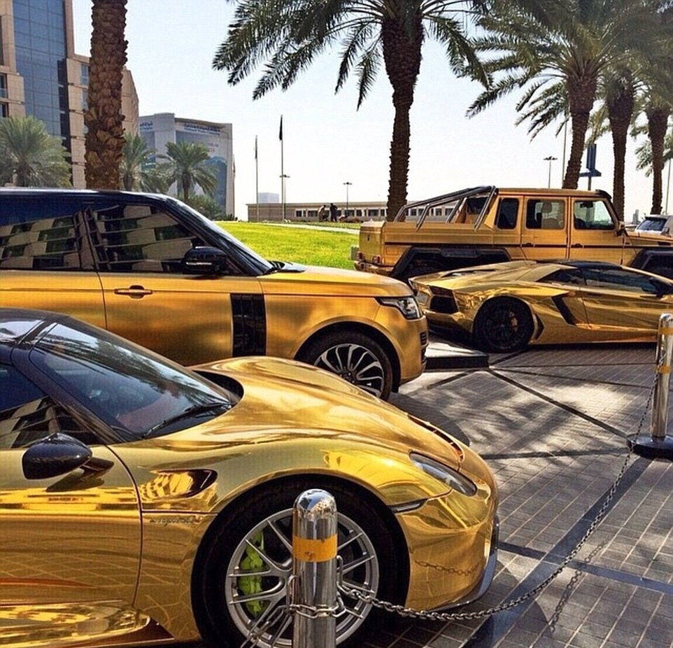 آقازاده عربستانی که عاشق خودروهای لوکس طلایی است