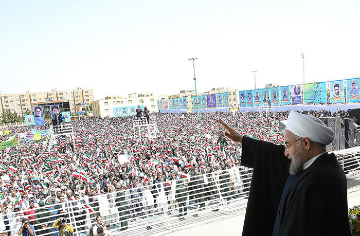 (تصاویر) استقبال از روحانی در کرمان