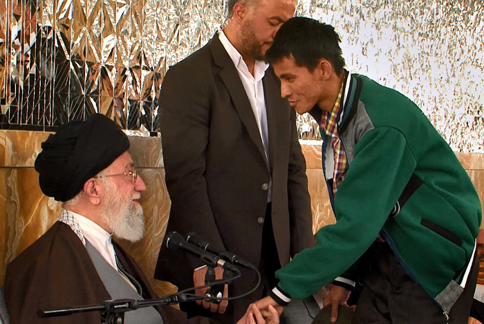 (تصاویر) دیدار خانواده شهدای مدافع حرم افغانستانی با رهبرانقلاب