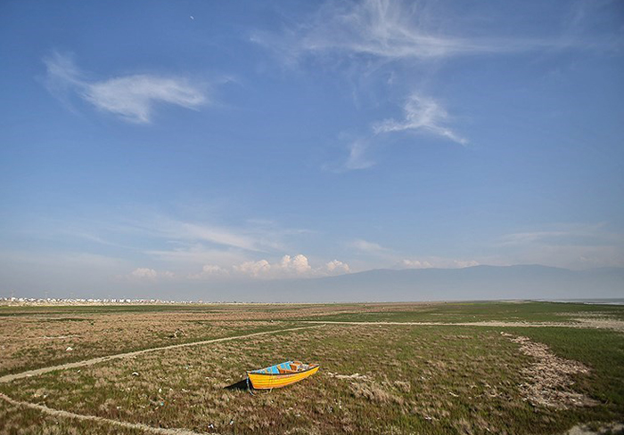 (تصاویر) عقب نشینی آب در بندر ترکمن
