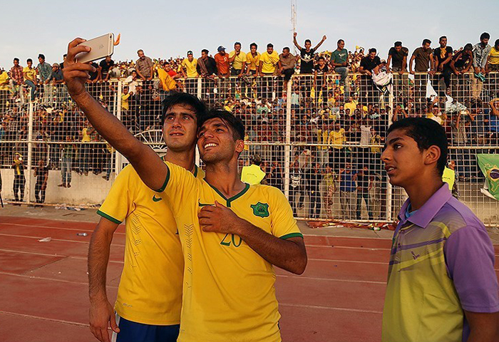 (تصاویر) جشن خیابانی آبادانی‌ها با پرچم برزیل